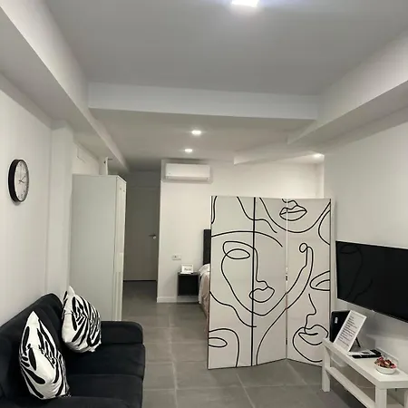 Alojamiento,hospedaje Centrico En * 瓦伦西亚